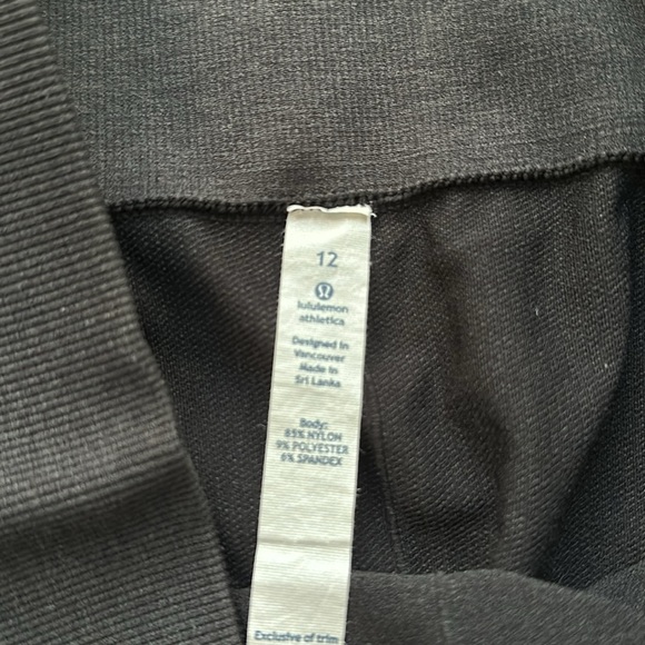 Lululemon Cropped Workout Pants NWOT - Picture 8 of 9